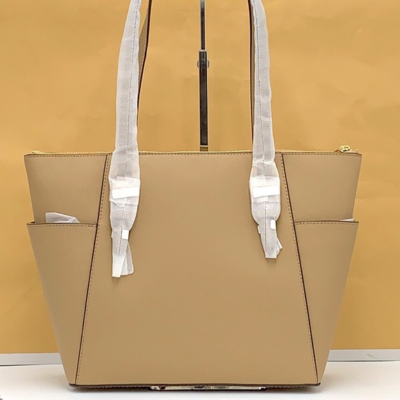 MICHAEL KORS CHARLOTTE LARGE TOP ZIP TOTE CAMEL COLOR - Picture 8 of 16